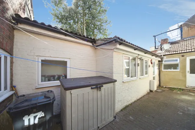 Photo 2 — Wellington Street, Luton, Bedfordshire, LU1