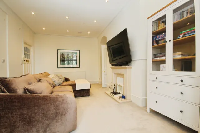 Coopers Hill Lane, Englefield Green, TW20, photo 2