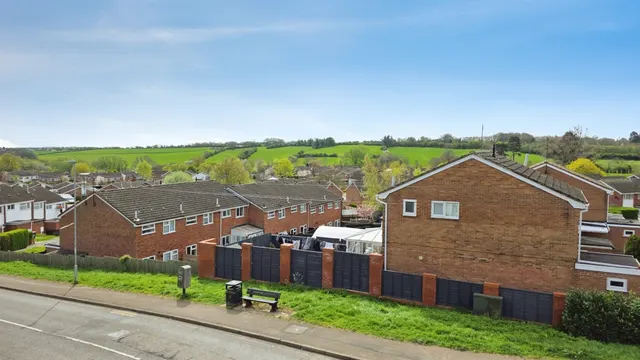 Photo 2 — Glendon Road, Rothwell, Kettering