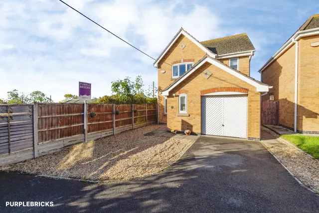 Holmfield, Fiskerton, LN3, photo 1