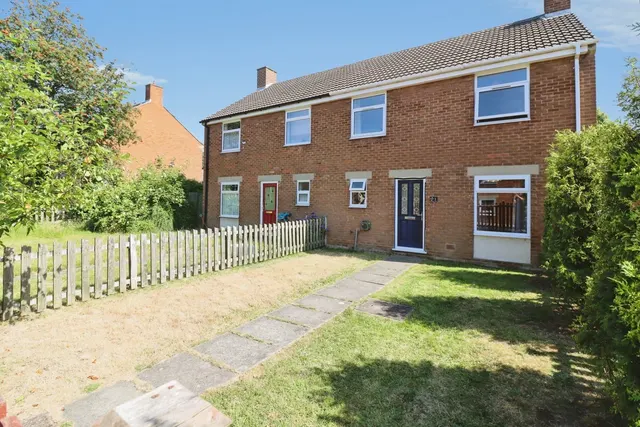 Chiltern Close, Grassmoor, S42, photo 1