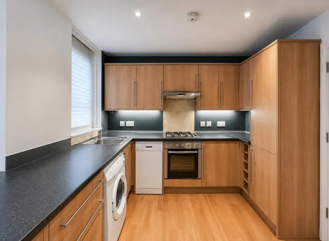 Blackheath Road, London, SE10, photo 3