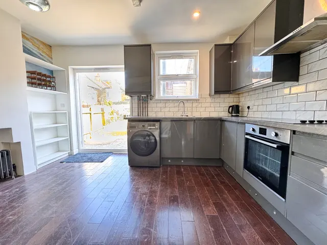 Photo 3 — Garland Road, Plumstead, London, SE18 2PL