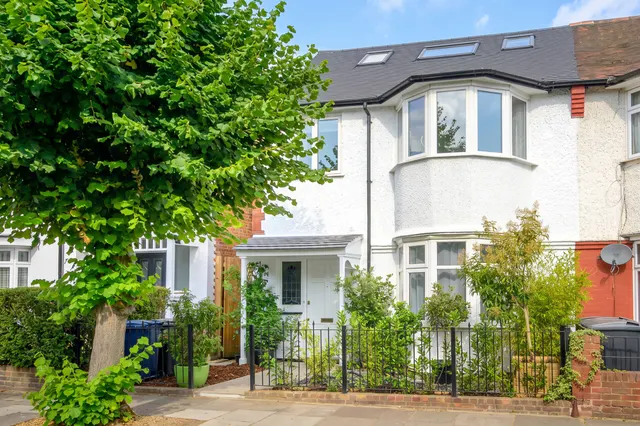 8 Powis Gardens, London, photo 1