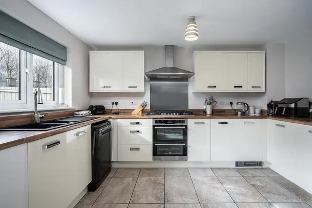 Photo 3 — Cairncross Place, Coatbridge, ML5 2FA