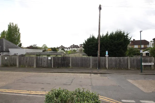 Donnington Road, WORCESTER PARK, Surrey, Worcester Park, KT48EL, photo 1