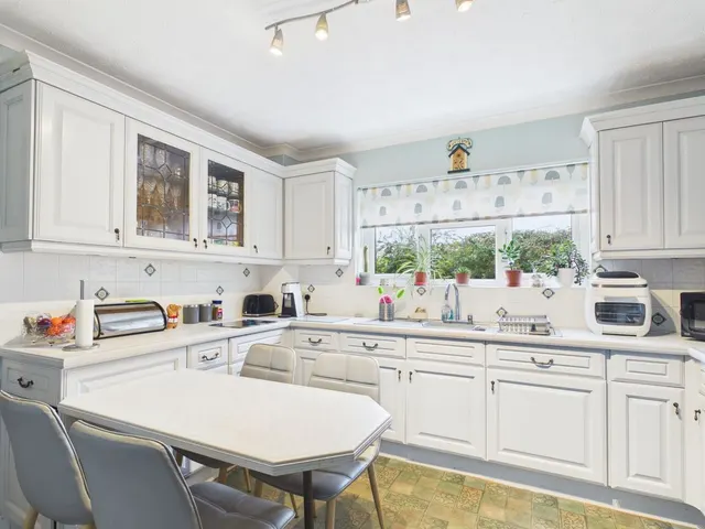 Photo 2 — Old Vicarage Close Stithians, Truro