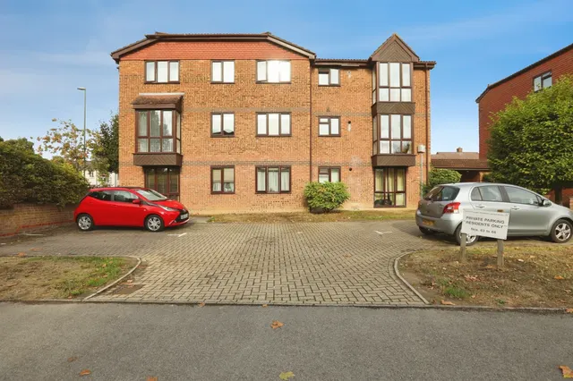 Tanyard Close, Horsham, photo 1