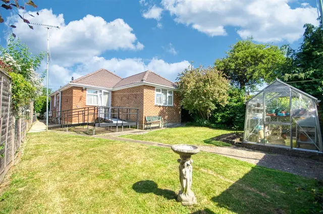 Photo 2 — Charmwen Crescent, West End, Hampshire, SO30 3AQ