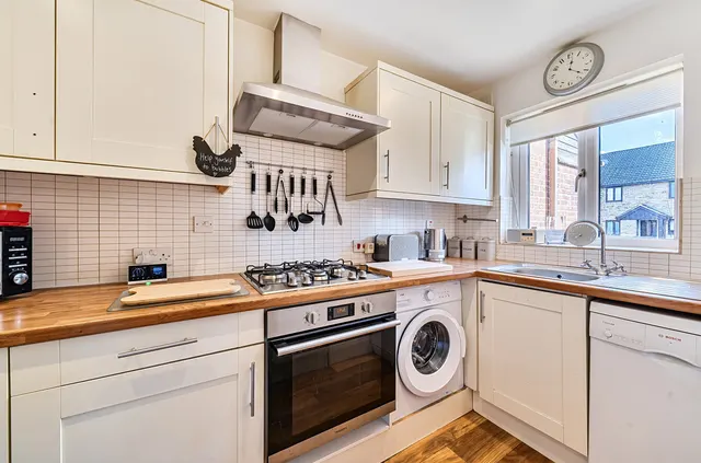 Oak Ridge, West End, GU24, photo 3