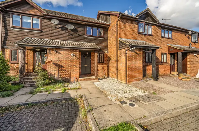 Oak Ridge, West End, GU24, photo 1