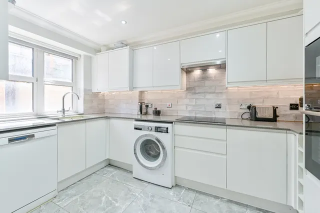 Photo 3 — 104 Belvedere Heights, 199 Lisson Grove, London