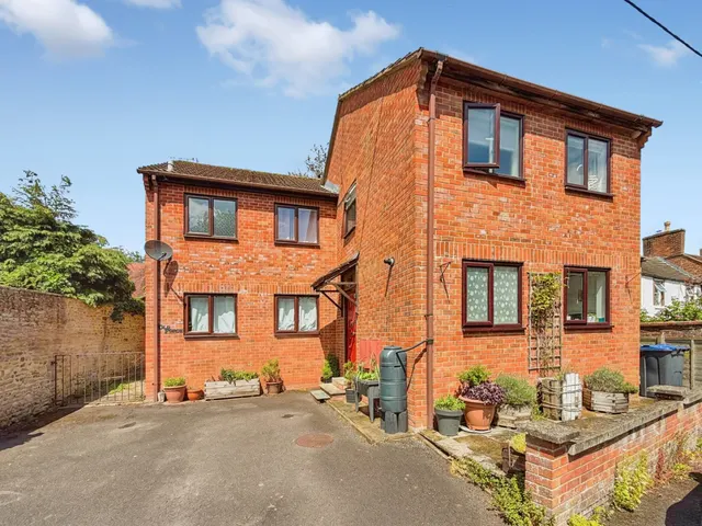 Emwell Street, Warminster, photo 1