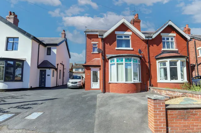 Preston Old Road, Blackpool, FY3, photo 1
