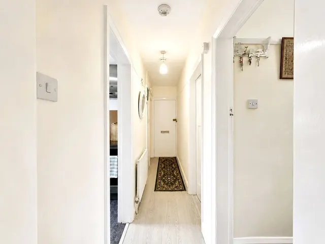 Lang Lane, West Kirby, CH48, photo 3