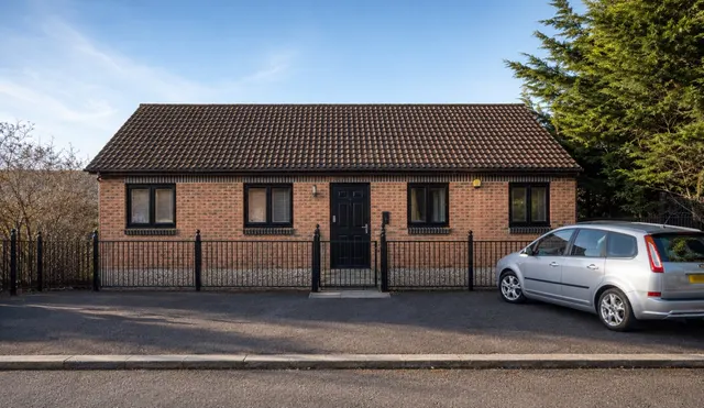 Mounts Road, Greenhithe, DA9, photo 1