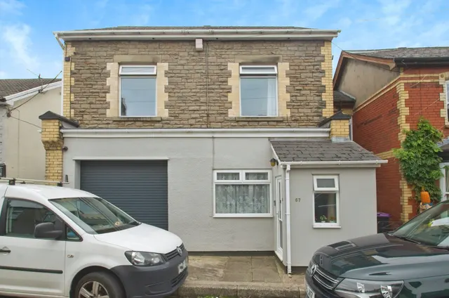 Commercial Street, Pontypool, NP4, photo 1
