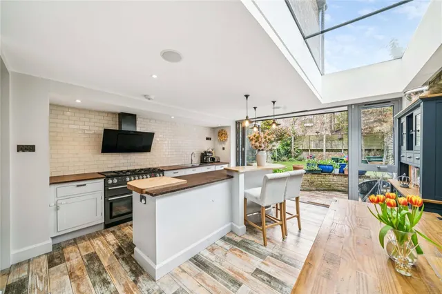 Skelbrook Street, London, SW18, photo 2