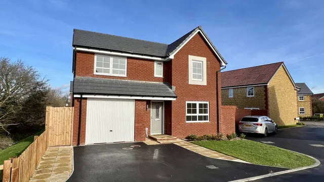 Baynton Close, Westbury, photo 1