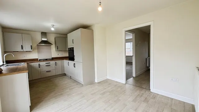 Photo 2 — Baynton Close, Westbury