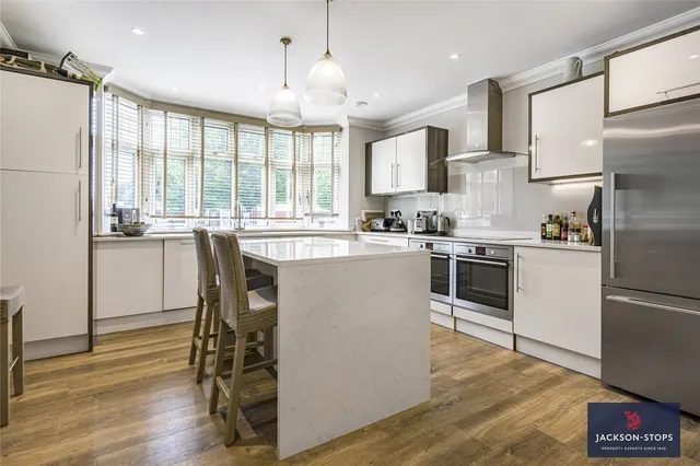 The Avenue, Newmarket, CB8, photo 3