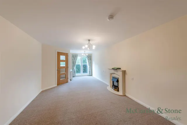 Station Approach, Cheadle Hulme, SK8, photo 2