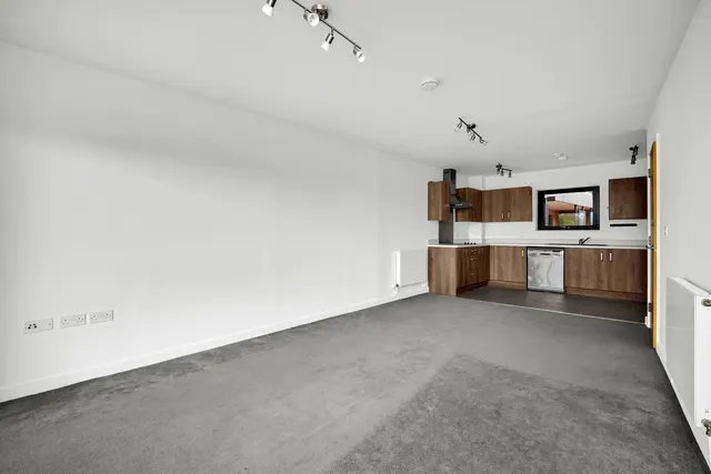 Photo 3 — 5 Blueberry Court, Holmeoak Avenue, Rainham, Greater London, RM13 8JG