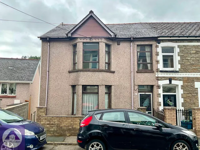 Queen Street, Abertillery, photo 1
