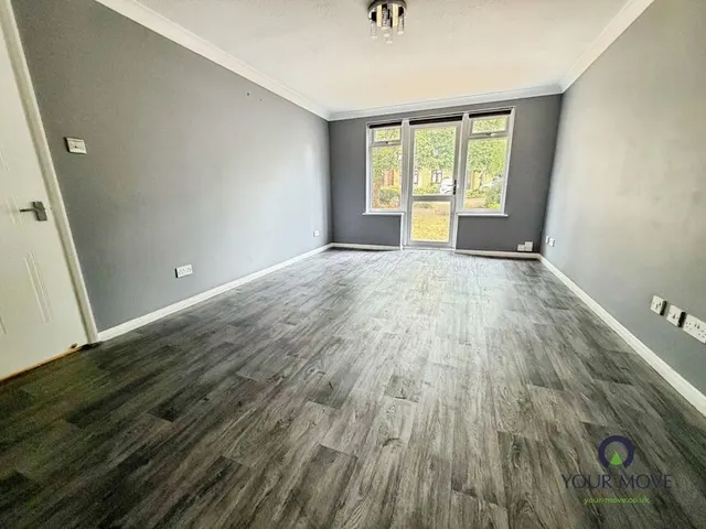Photo 2 — Erith Road, Belvedere, DA17