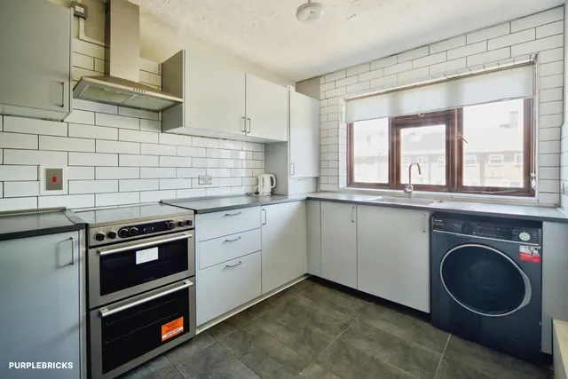 Taunton Road, Romford, RM3, photo 2