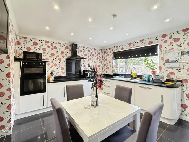 Budding Road, Eastington, GL10, photo 3