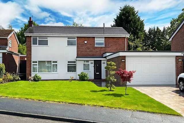Fernlea, Hale, Cheshire WA15 9LH, photo 1