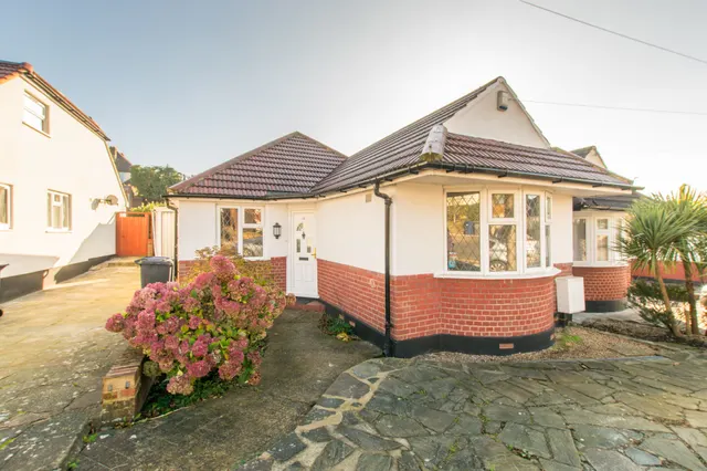 49 Milton Avenue, Barnet, photo 1