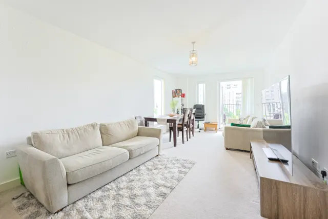 Chronicle Avenue, Colindale, NW9, photo 2