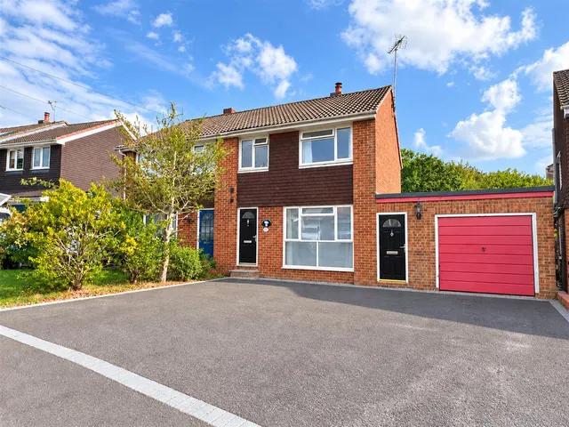 Manor End, Uckfield, TN22, photo 1