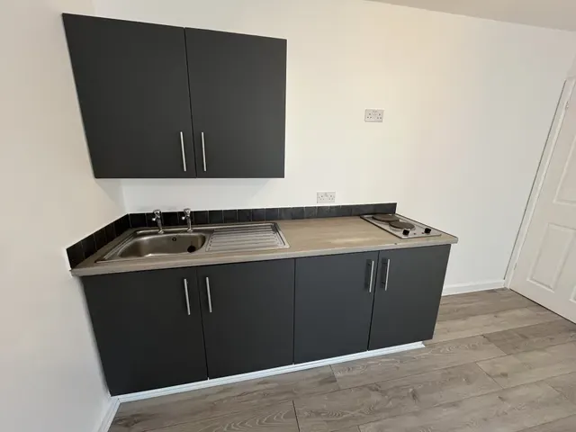 Bainbridge Road, Balby, DN4, photo 2