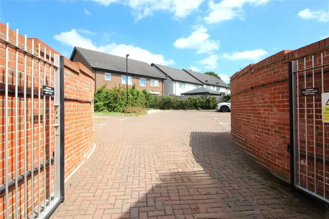 Southfields Green, Gravesend, DA11, photo 3