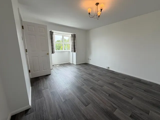Honeysuckle Close, Biggleswade, SG18, photo 3