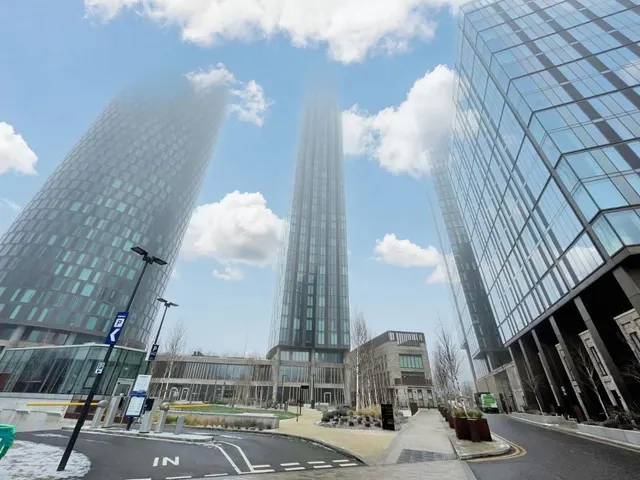 Photo 3 — 15 Silvercroft Street, Manchester, Lancashire, M15 4XN
