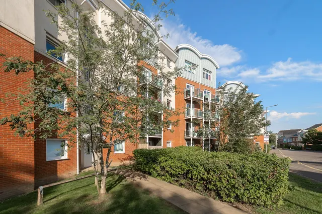 Foxboro Road, Redhill, RH1, photo 1