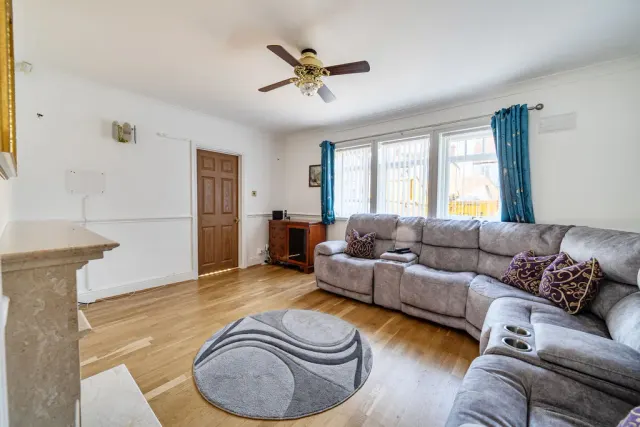 Photo 3 — Newton Road, Bletchley, Milton Keynes, Buckinghamshire, MK3 5DH