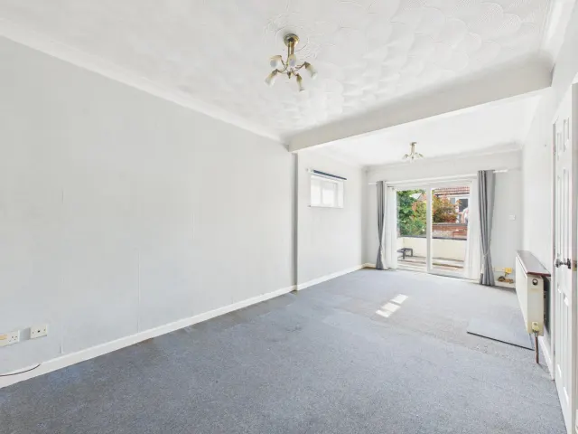 Kimberley Road, Lowestoft, photo 3
