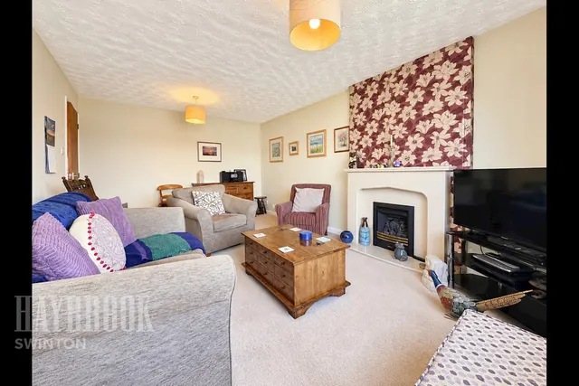 Hickleton Court, Rotherham, photo 3