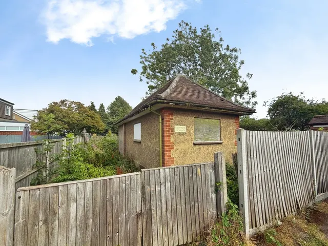 Barton Road, Luton, Bedfordshire, LU3, photo 1