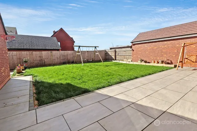 Windrower Close, Nuneaton, CV11, photo 2