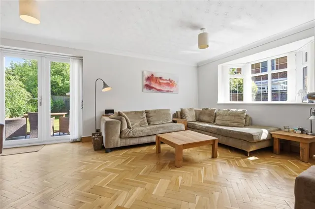 with 4 bedrooms in Bishop's Stortford, CM23, photo 2