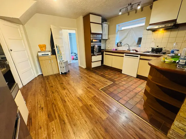 Hawtrey Avenue, Northolt, UB5, photo 2