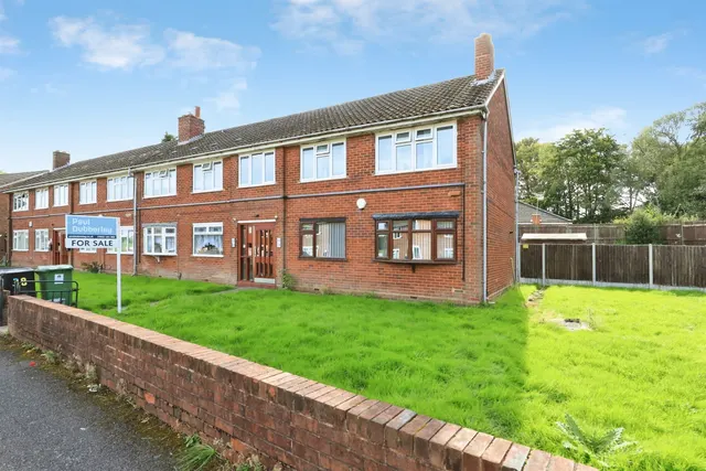 Humphries Crescent, Bilston, WV14, photo 1