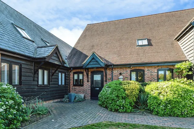 Minchens Lane, Bramley, RG26, photo 1