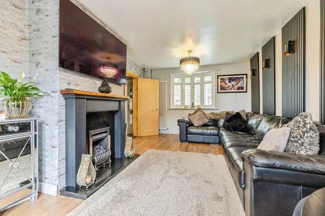 Isel Walk, Middleton, M24, photo 3